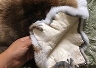 중국 30*40cm 매끄러운 염색한 토끼 모피는 겨울 의복을 위해 온난한 안락한 강타합니다 회사