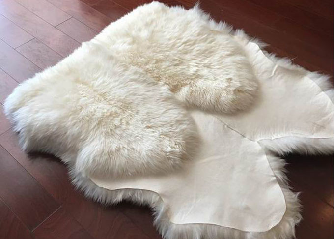 진짜 양가죽 양탄자 큰 상아빛 백색 호주 모직 지역 양탄자 4 x 6 ft 4 모피