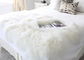 120*180cm 긴 모직 진짜 몽골 모피 직물, 종묘장을 위한 백색 양가죽 양탄자  협력 업체
